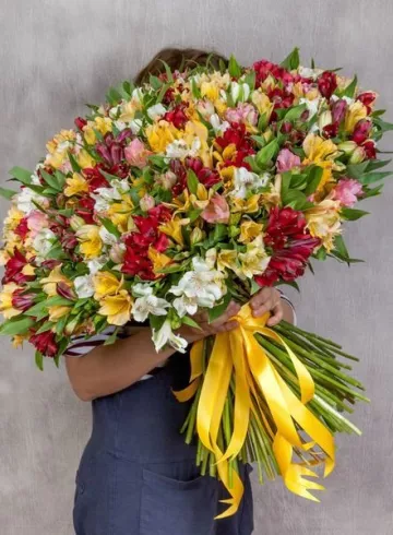 Букет &laquo;101 альстромерия&raquo; от интернет-магазина цветов в 