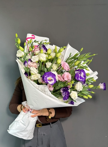 Букет с эустомой  «Виолет» от интернет-магазина цветов в 