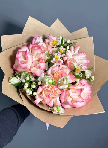 Букет из французских роз от интернет-магазина цветов в 