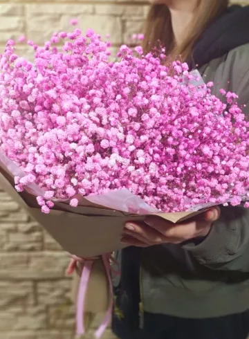 Букет из розовой гипсафилы от интернет-магазина цветов в 