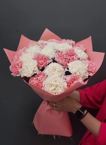 Букет из нежных гвоздик  от интернет-магазина цветов в 