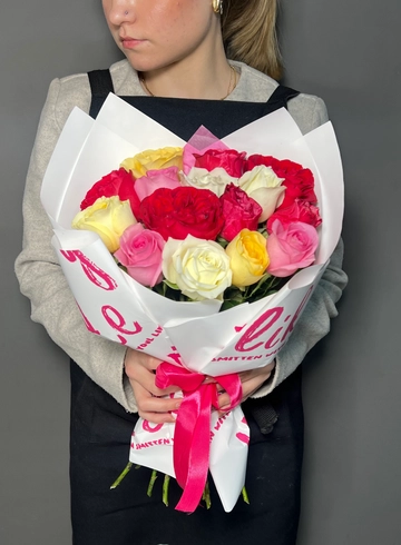 15 разноцветных роз  от интернет-магазина цветов в 