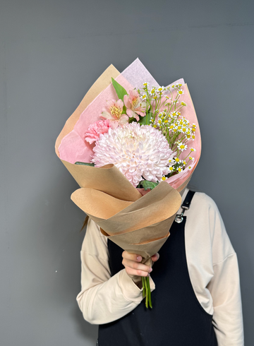 Мини букет для ребенка  от интернет-магазина цветов в 