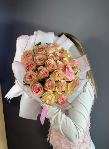 25 пионовидных роз  от интернет-магазина цветов в 