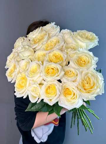 25 пионовидных эквадорских роз от интернет-магазина цветов в 