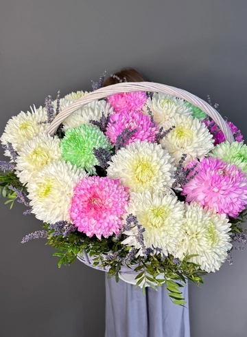 Большая корзина из хризантем от интернет-магазина цветов в 