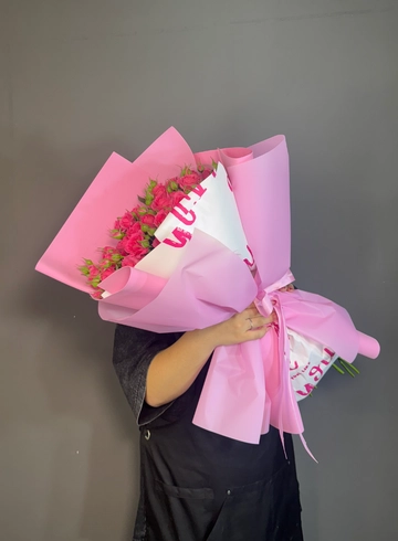 Букет из 9 кустовых роз «Малиновый шелк» от интернет-магазина цветов в 