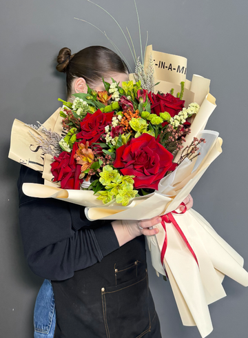 Авторский букет &laquo;Шик&raquo; от интернет-магазина цветов в 