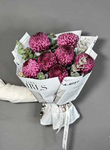 Букет с хризантемами бигуди  от интернет-магазина цветов в 