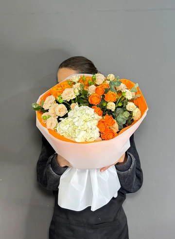Букет Оранж от интернет-магазина цветов в 