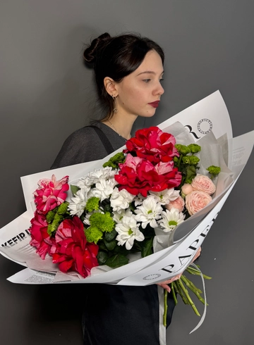 Букет с французскими розами, хризантемой  от интернет-магазина цветов в 