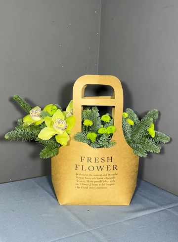 Сумочка с нобилесом и орхидеей  от интернет-магазина цветов в 