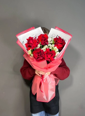 Букет из французских роз и альстромерий от интернет-магазина цветов в 