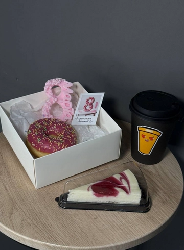 Сладкий набор с кофе и сладостями от интернет-магазина цветов в 