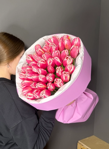 Букет гигант  из ярких тюльпанов  от интернет-магазина цветов в 