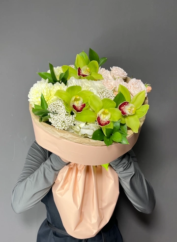 Букет с орхидеями &laquo;Алия&raquo; от интернет-магазина цветов в 