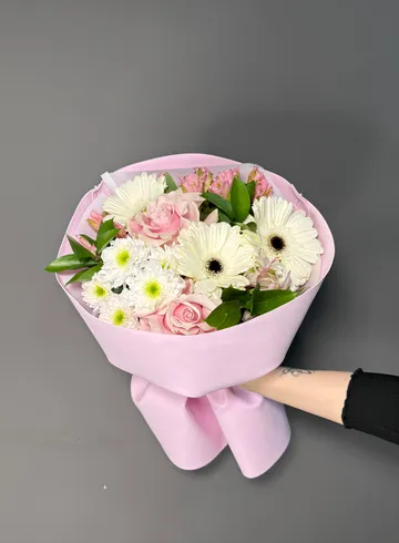 Стойкий букет &laquo;Проза&raquo; от интернет-магазина цветов в 