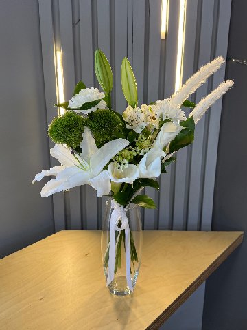 Композиция на стол в вазе &laquo;Калла&raquo; от интернет-магазина цветов в 