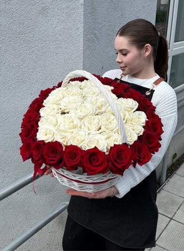Сердце в корзине от интернет-магазина цветов в 