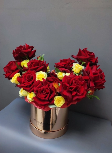 Короб шляпный «Стюарт» от интернет-магазина цветов в 