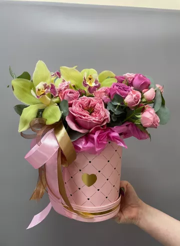 Короб-цилиндр «Мания» от интернет-магазина цветов в 