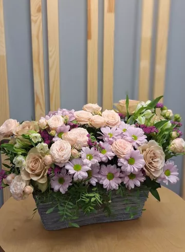 Корзина из кустовых цветов от интернет-магазина цветов в 