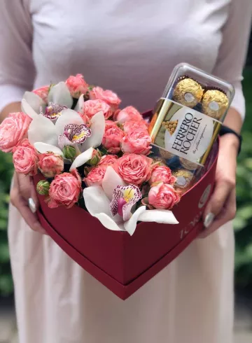 Короб-сердце «Сладкое начало» от интернет-магазина цветов в 