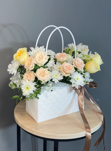 Сумочка  «Поэзия чувств» от интернет-магазина цветов в 