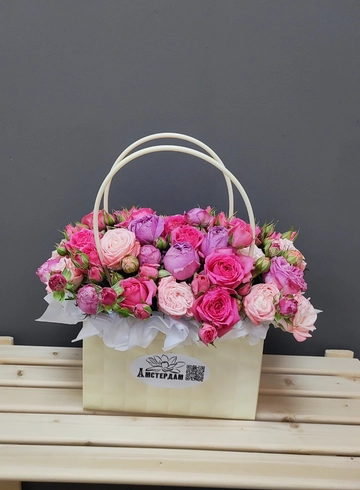 Короб- сумка с соломенными ручками &laquo;Пинк&raquo; от интернет-магазина цветов в 