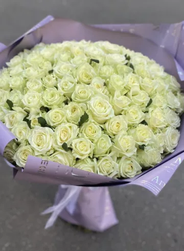 Букет из 101 розы «Альба» 70 см. от интернет-магазина цветов в 