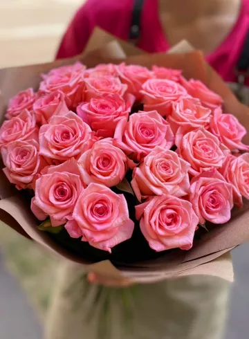 Букет из 21 розы «Казанова» от интернет-магазина цветов в 